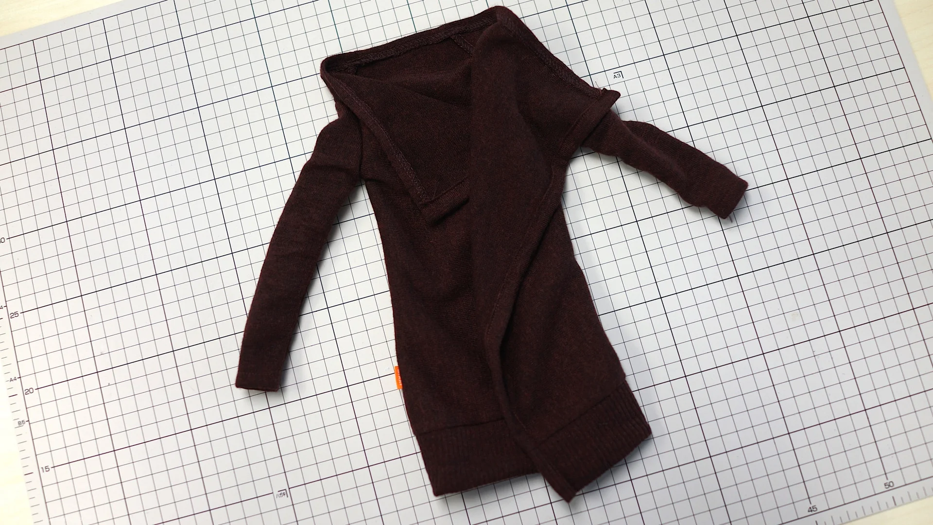 Cardigan Dark Brown - Image 9