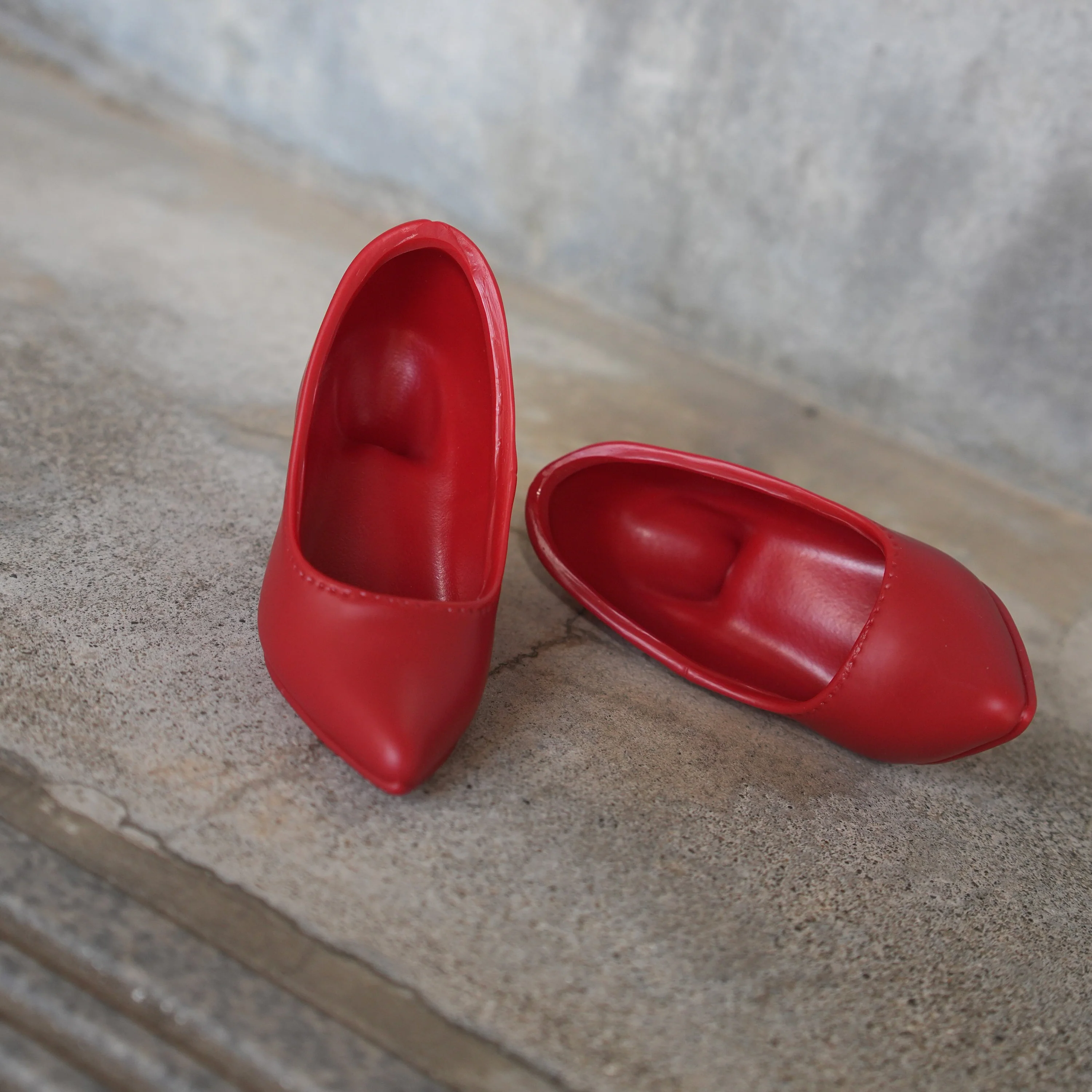 Red Pumps - Image 13