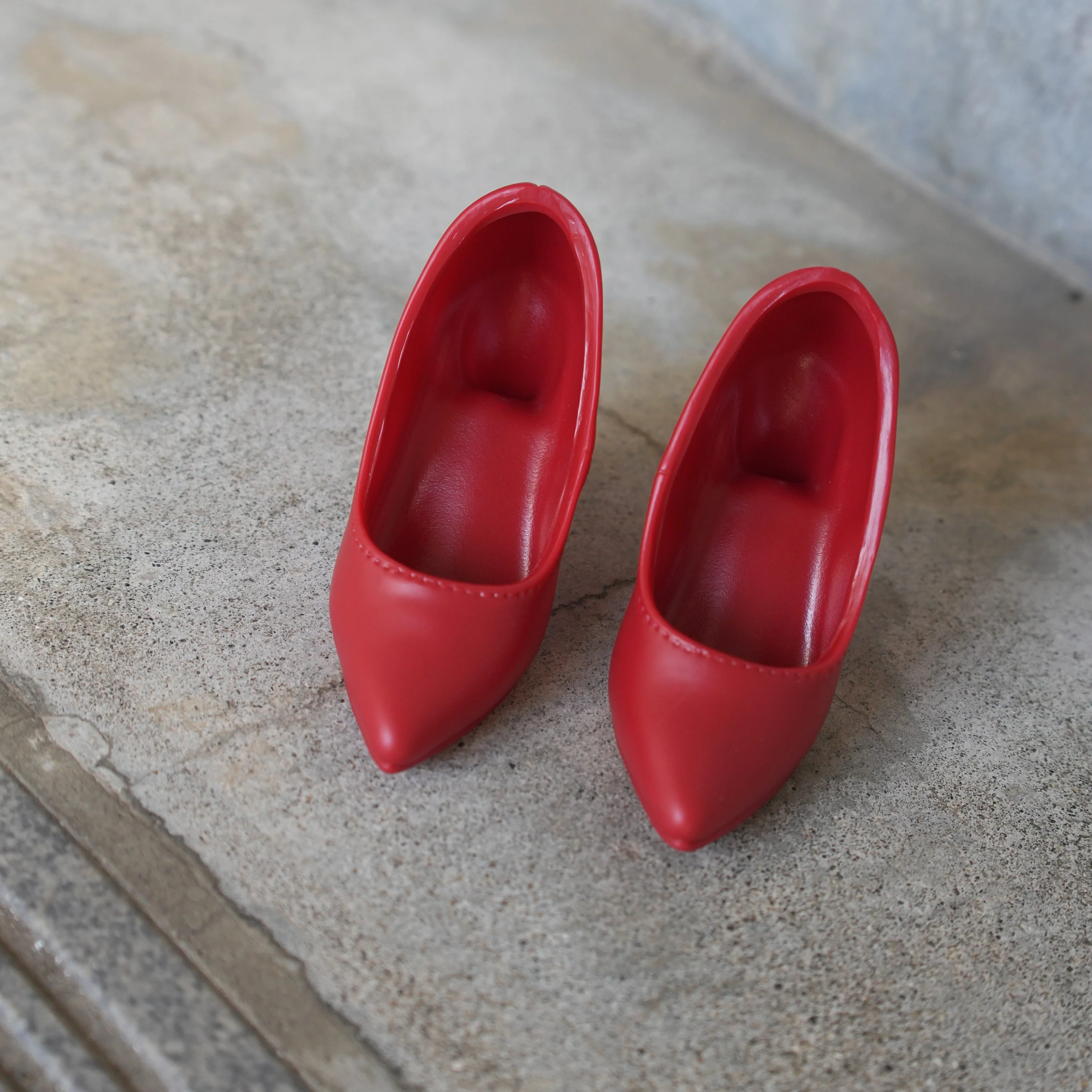 Red Pumps - Image 7