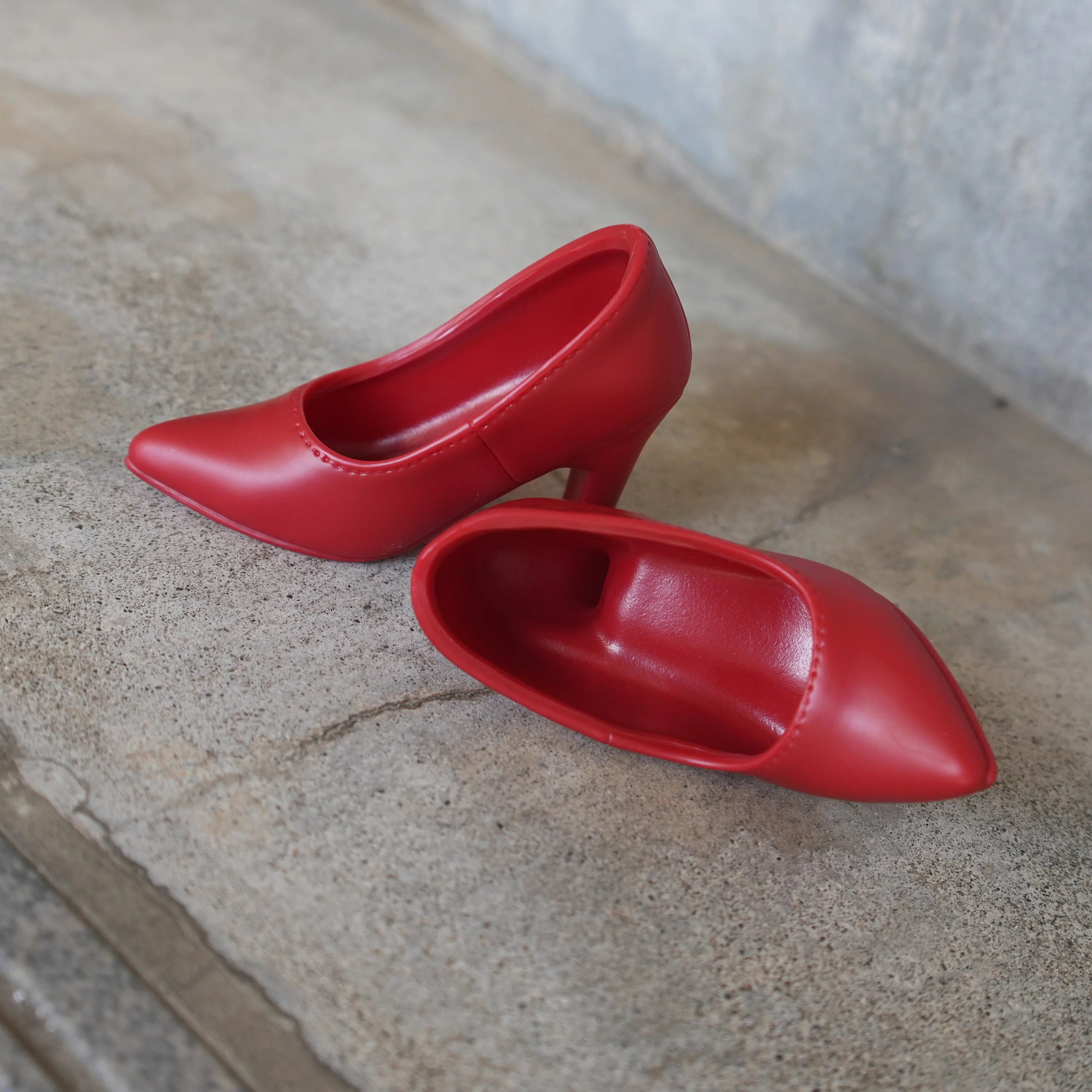 Red Pumps - Image 8