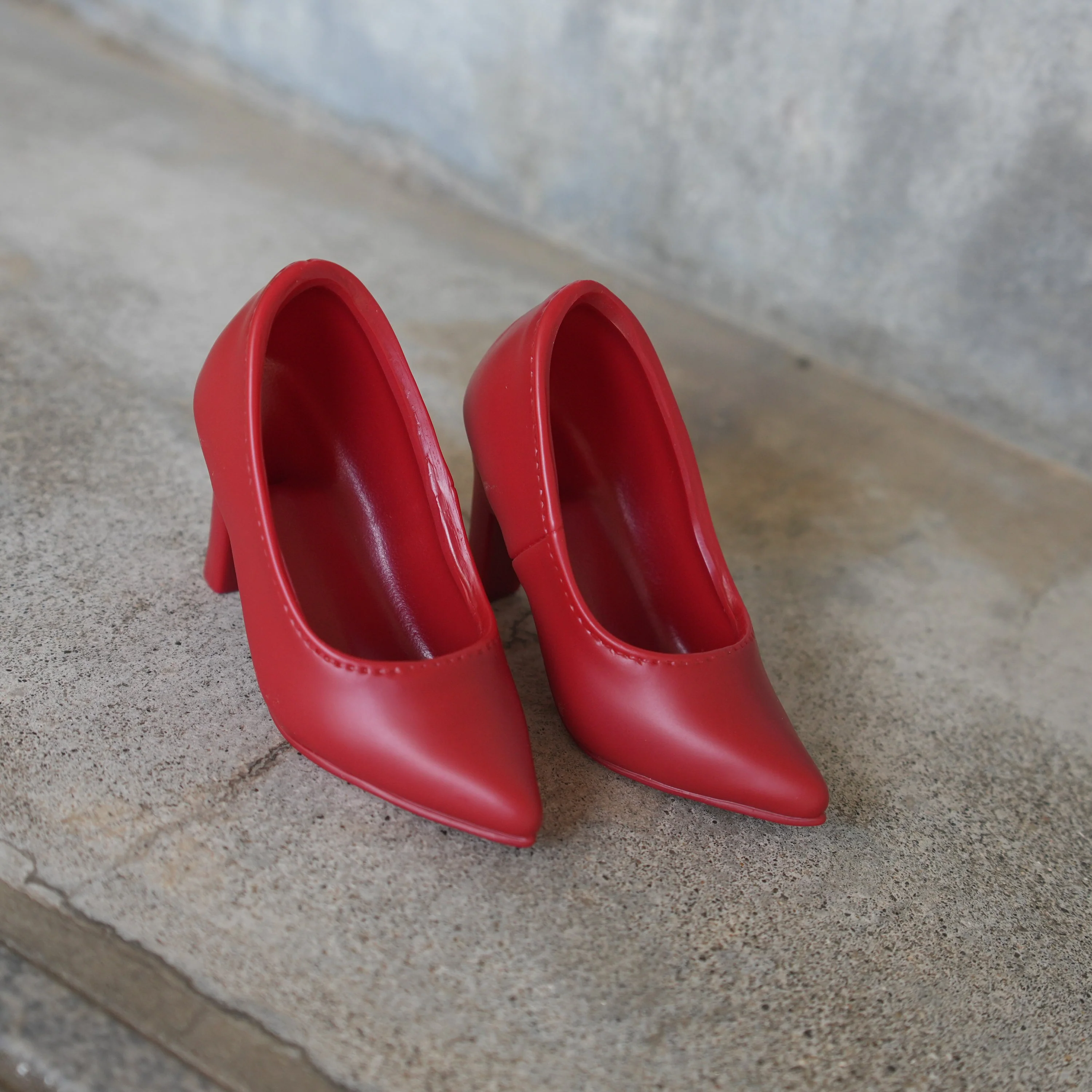 Red Pumps - Image 9