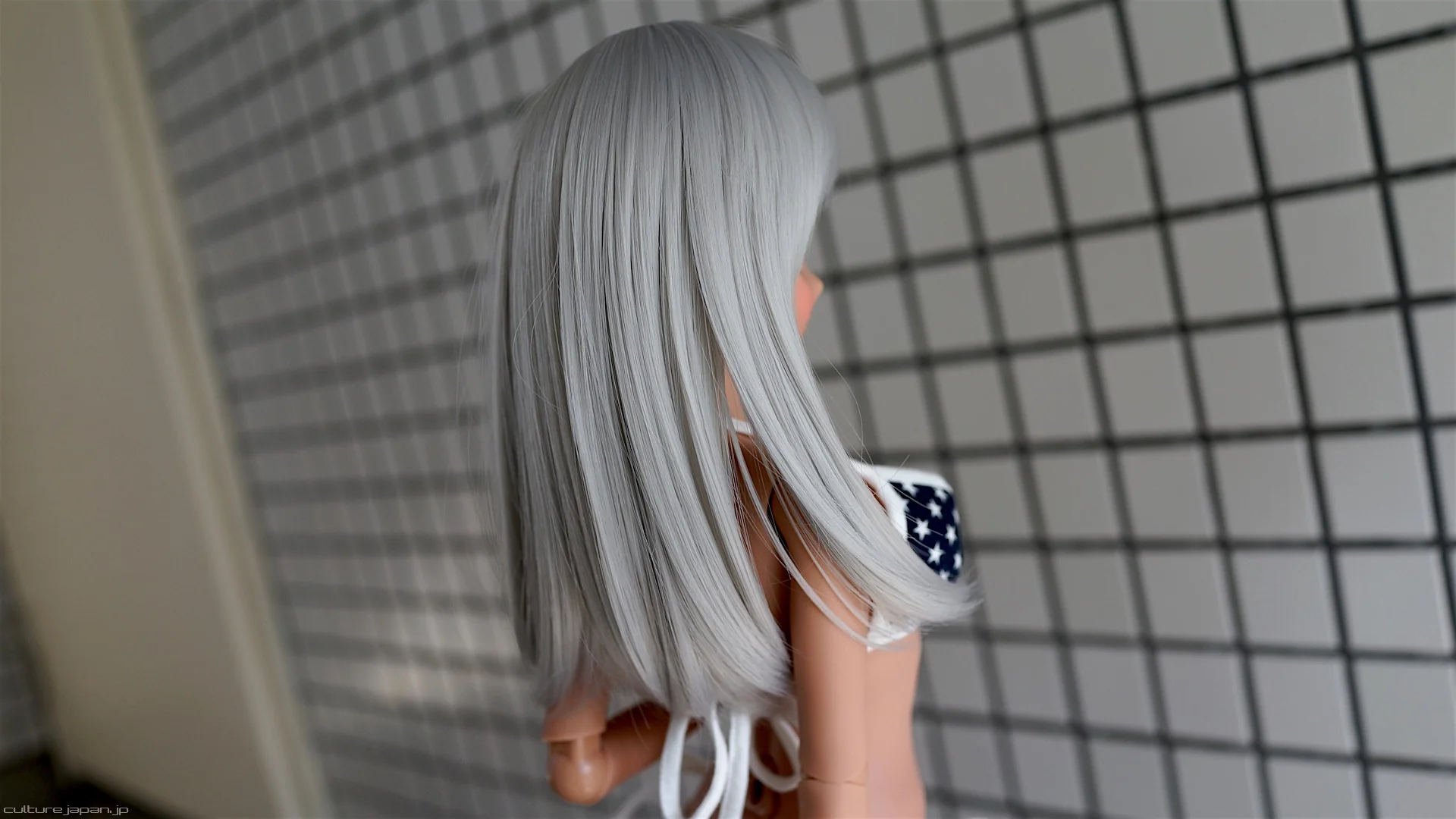 Medium Straight Silver - Image 5
