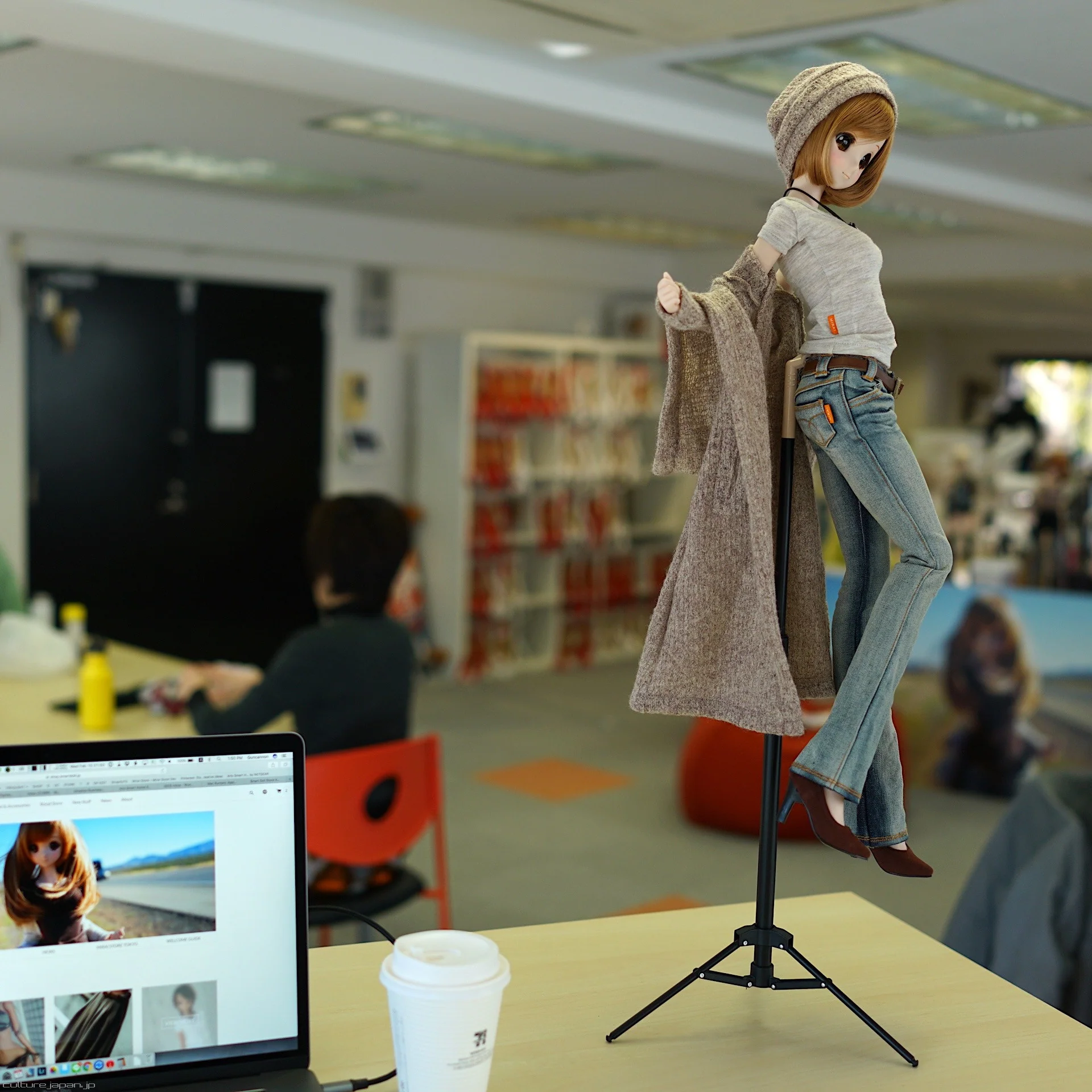 Tripod Stand - Image 10