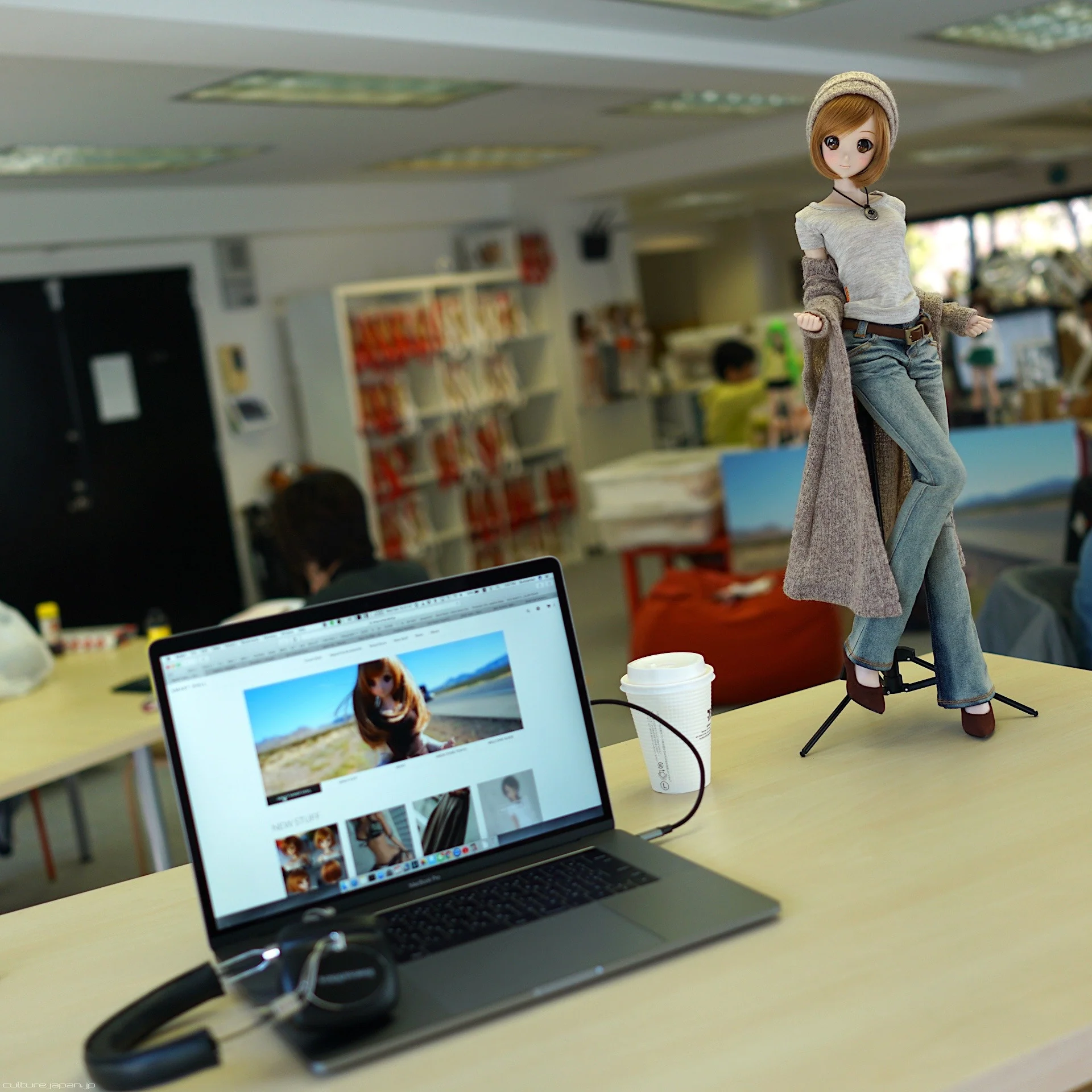 Tripod Stand - Image 7